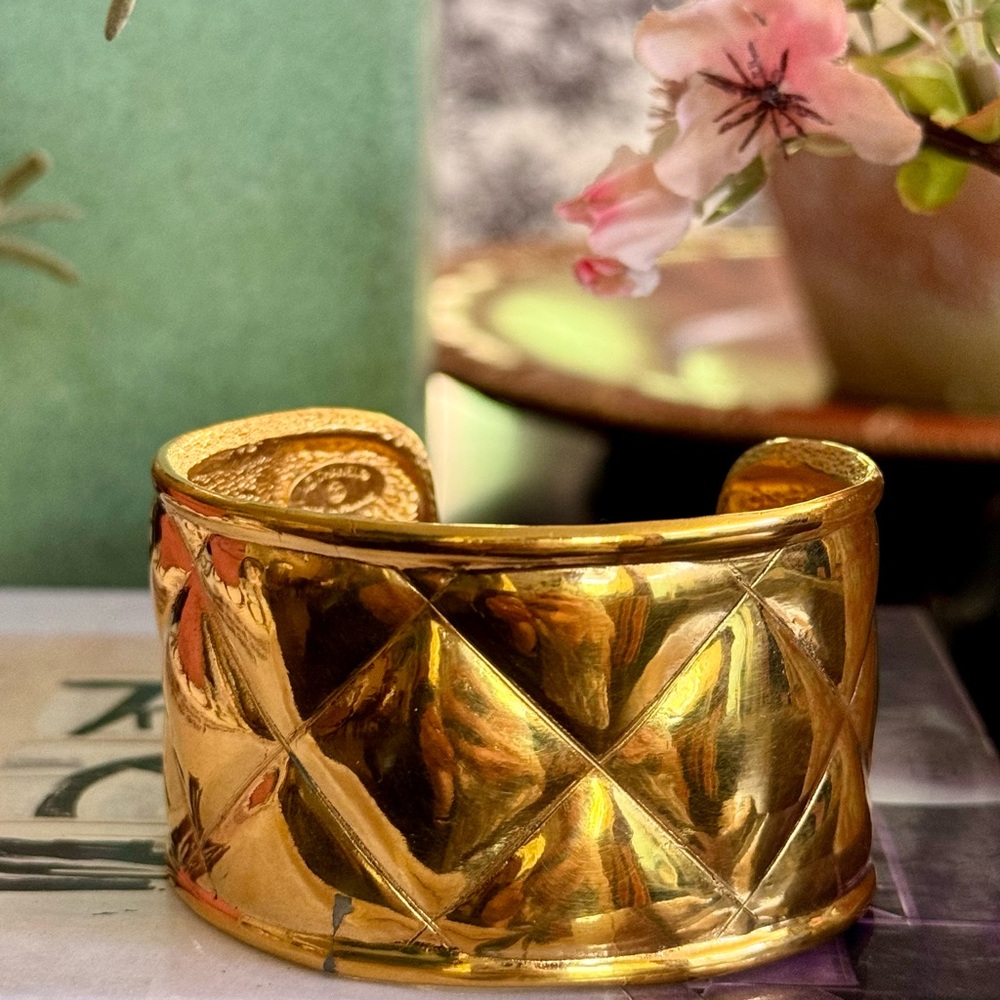 RARE 100% AUTHENTIC VINTAGE CHANEL QUILTED CUFF BRACELET